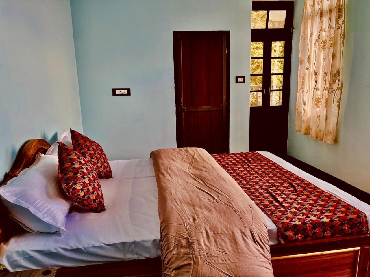 Forest - 80 Mts From Mall Road